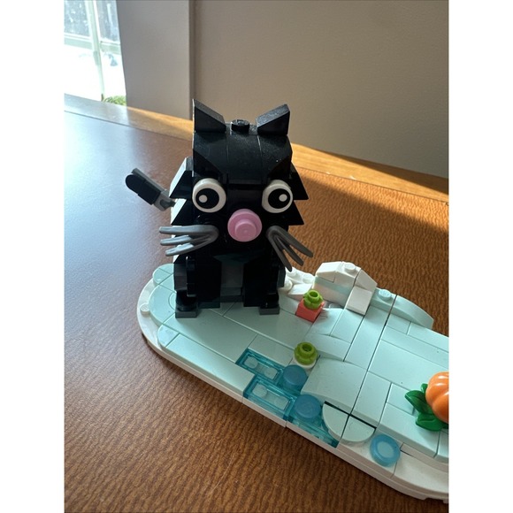 Lego Black Cat With Pumpkin - Picture 3 of 6